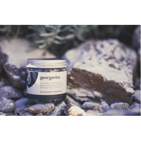 Higiena jamy ustnej w duchu zero waste. Jak dbać o zęby i dziąsła, nie szkodząc środowisku? 